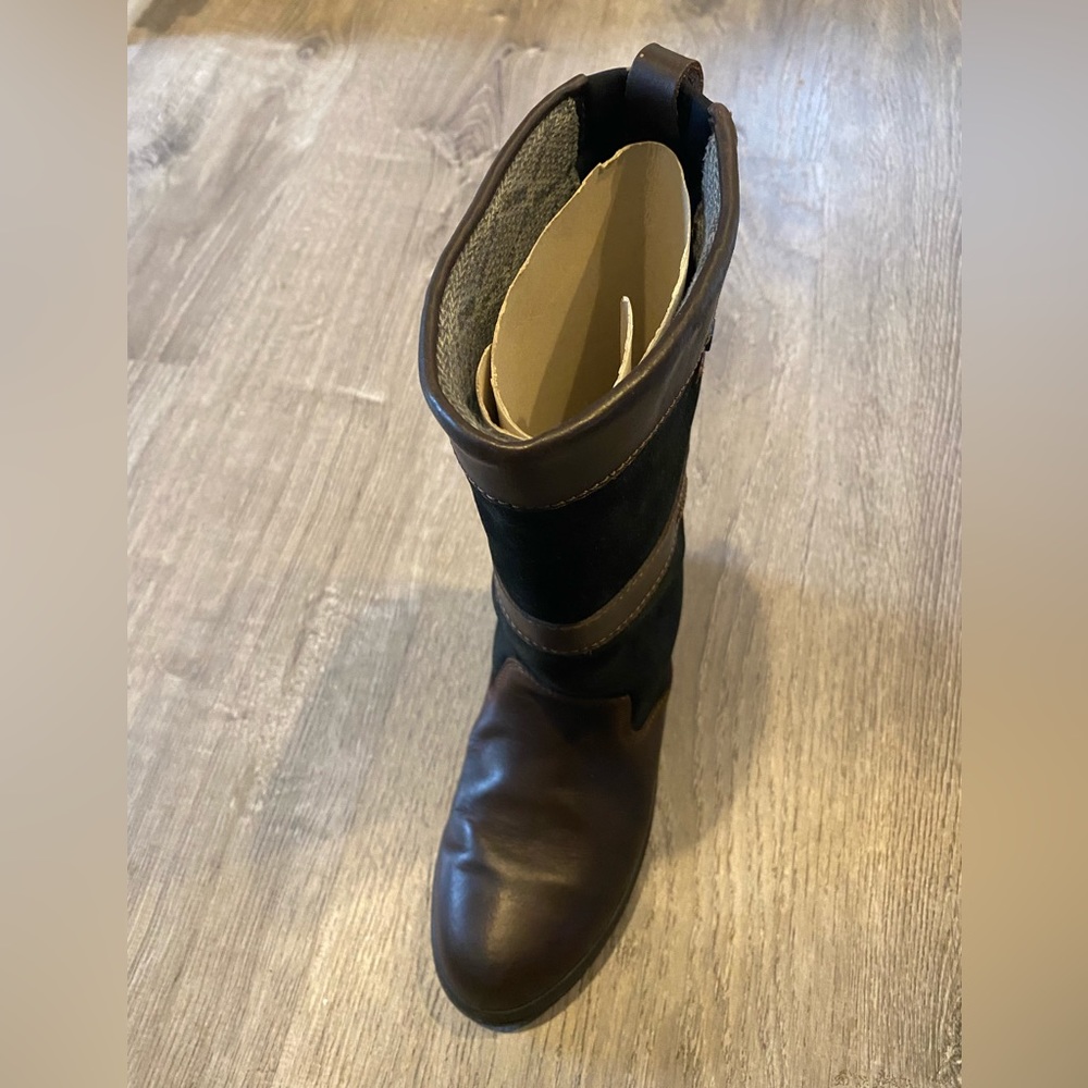 Dubarry of Ireland women leather and waterproof boots size 39.  Tall/shaft 10.5”